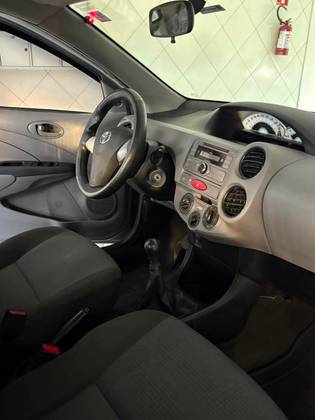 TOYOTA ETIOS 1.5 XS SEDAN 16V FLEX 4P MANUAL TOYOTA ETIOS 1.5 XS SEDAN 16V FLEX 4P MANUAL